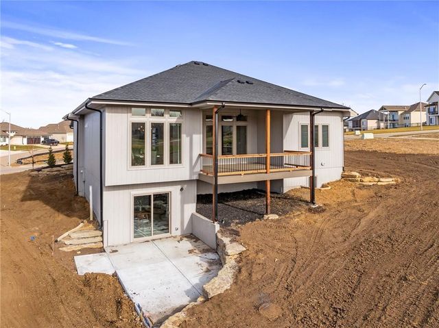 605 Hampstead Drive, Raymore, MO 64083