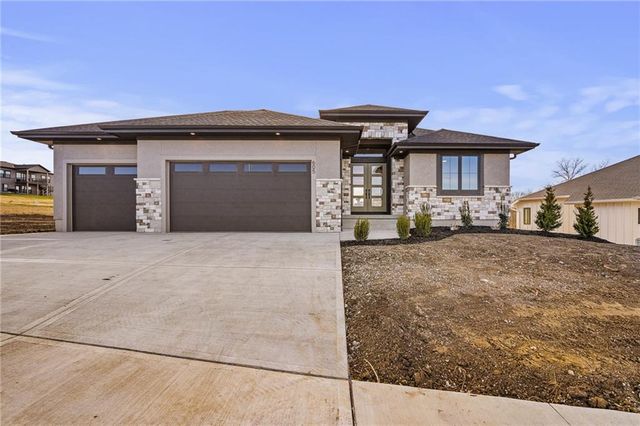 605 Hampstead Drive, Raymore, MO 64083