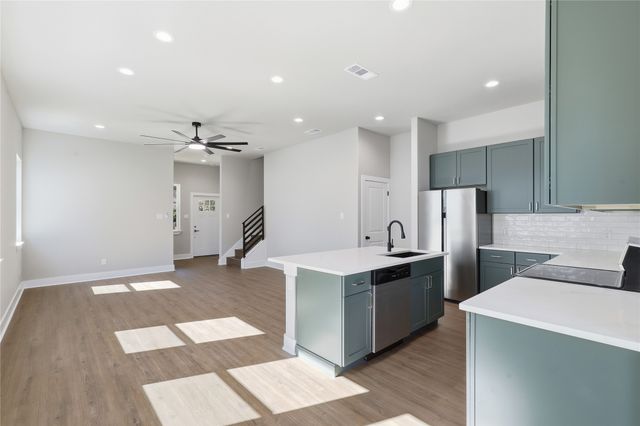 614 N Robinson Street, Cleburne, TX 76031