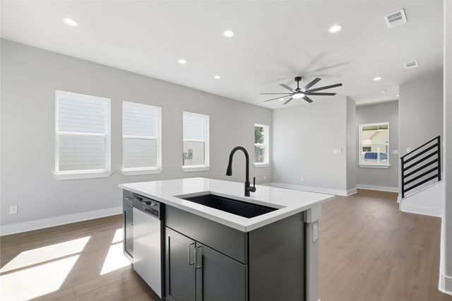 614 N Robinson Street, Cleburne, TX 76031