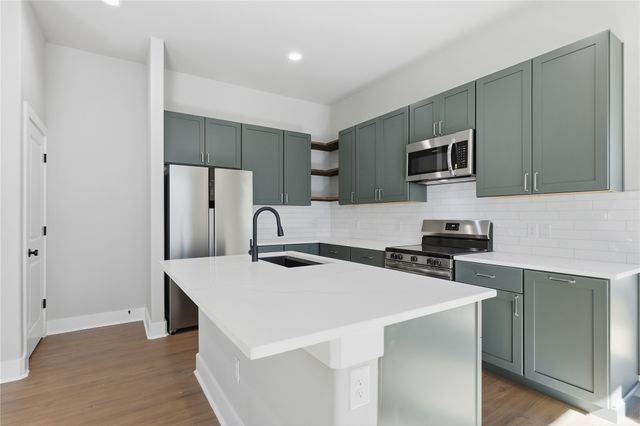 614 N Robinson Street, Cleburne, TX 76031