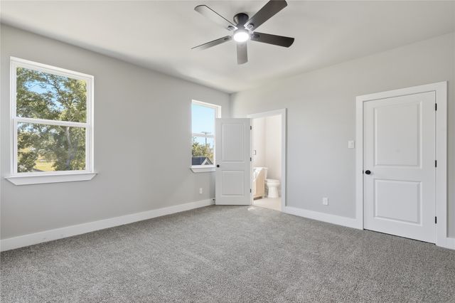 614 N Robinson Street, Cleburne, TX 76031