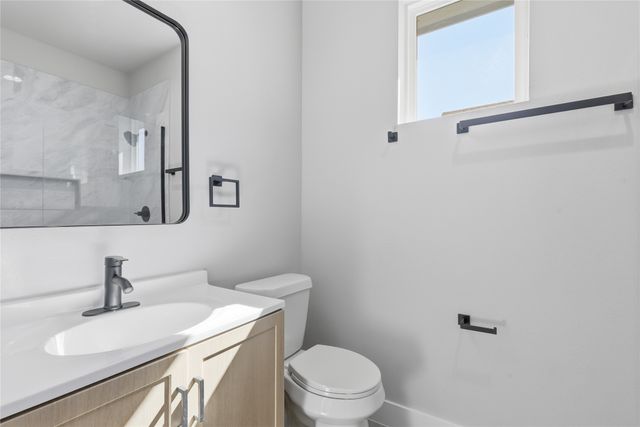 614 N Robinson Street, Cleburne, TX 76031