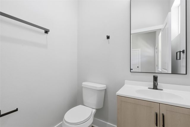 614 N Robinson Street, Cleburne, TX 76031