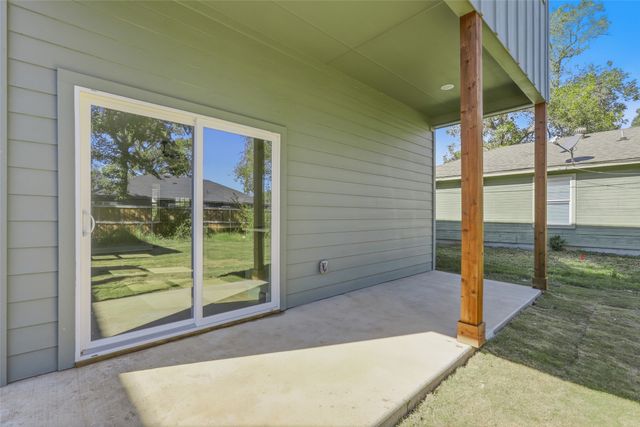 614 N Robinson Street, Cleburne, TX 76031