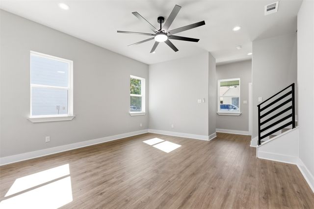 614 N Robinson Street, Cleburne, TX 76031