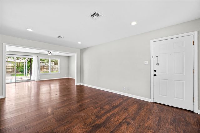 618 Grant Pl Pl, Corpus Christi, TX 78411