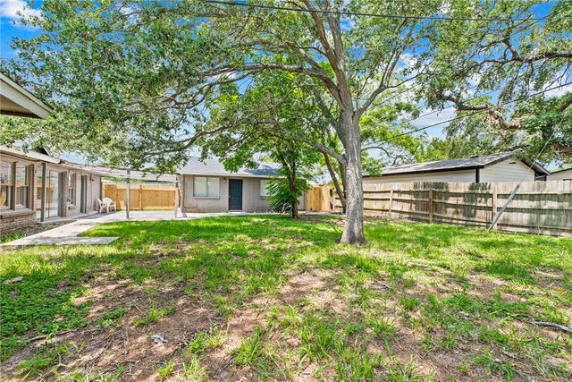 618 Grant Pl Pl, Corpus Christi, TX 78411