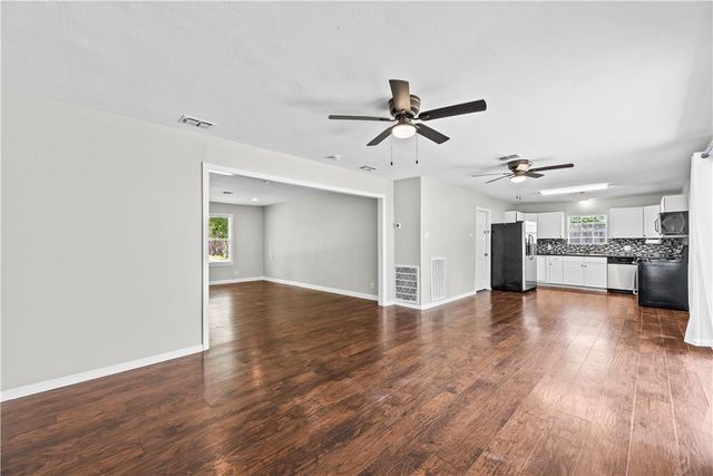 618 Grant Pl Pl, Corpus Christi, TX 78411