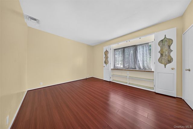 45-23 Utopia Parkway, Flushing, NY 11358