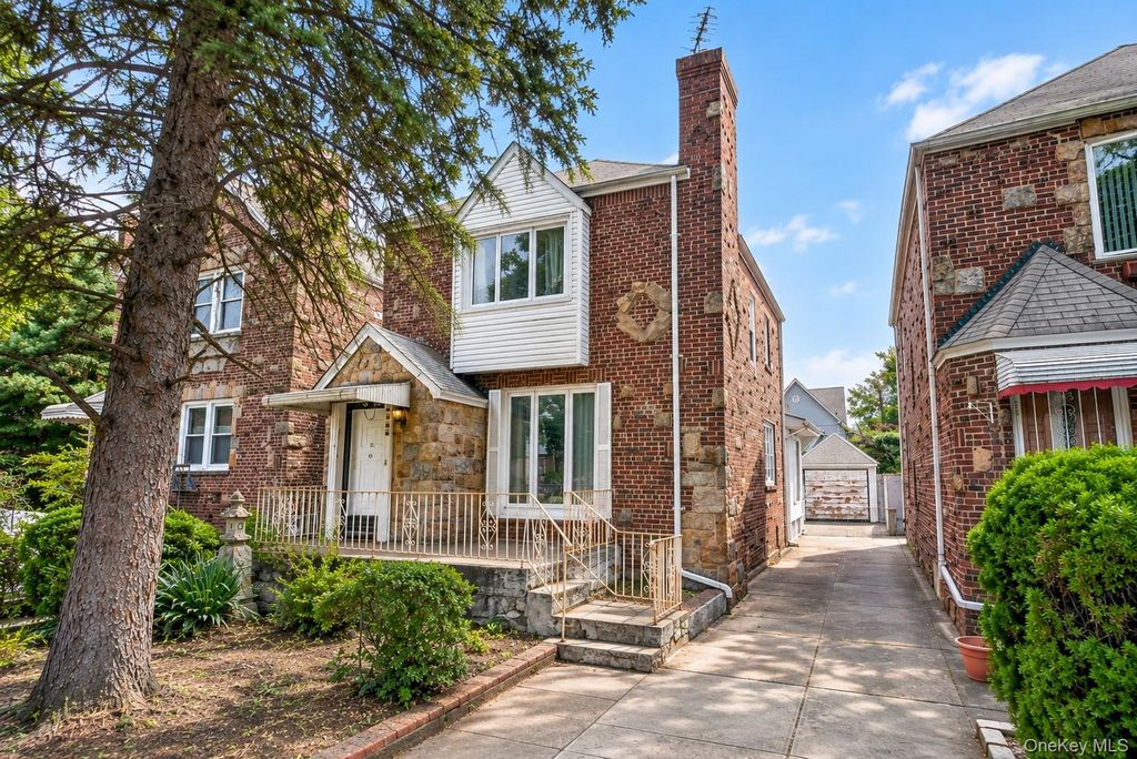 45-23 Utopia Parkway, Flushing, NY 11358 — exterior