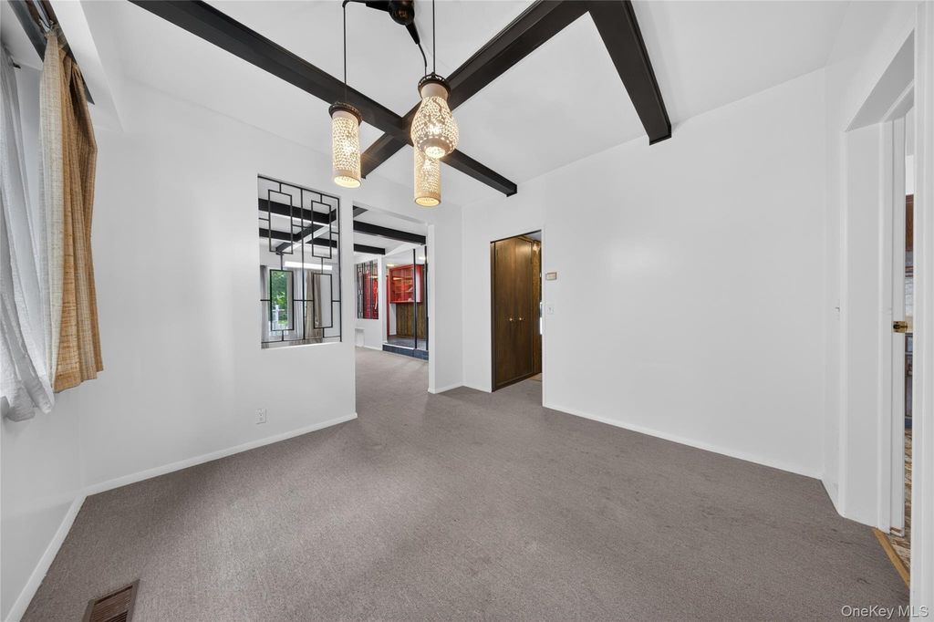 45-23 Utopia Parkway, Flushing, NY 11358 — photo 5