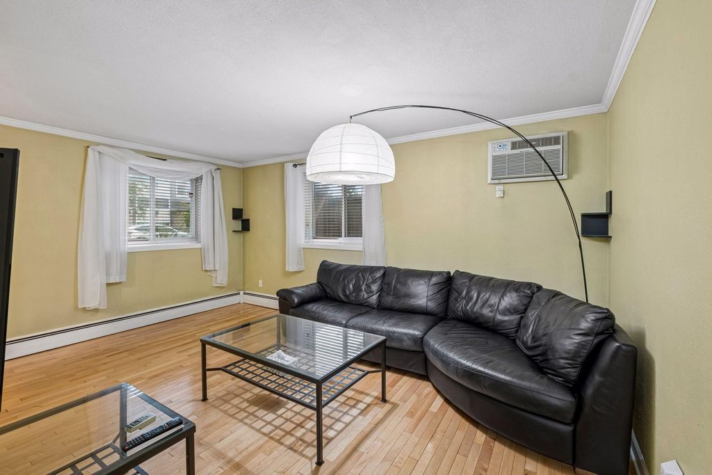 2732 Grand Avenue S 1, Minneapolis, MN 55408 — photo 2
