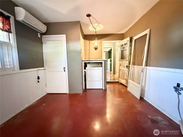 1014 NW 45th St, Vancouver, WA 98660