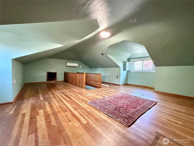 1014 NW 45th St, Vancouver, WA 98660