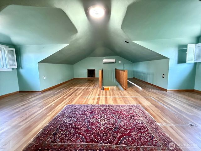 1014 NW 45th St, Vancouver, WA 98660