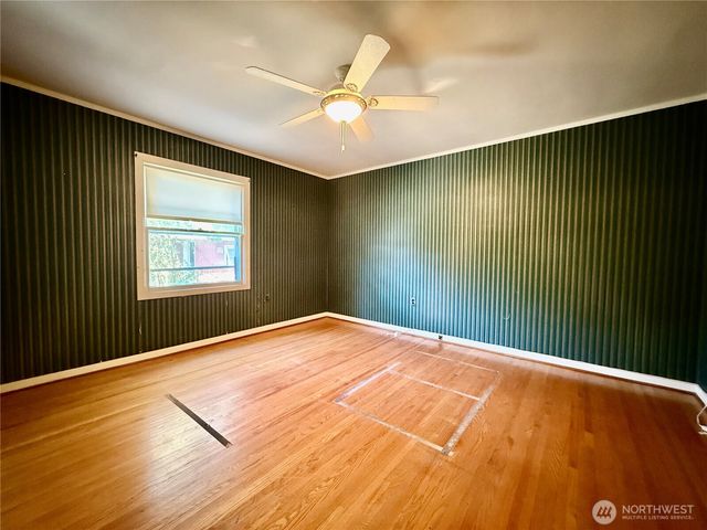 1014 NW 45th St, Vancouver, WA 98660