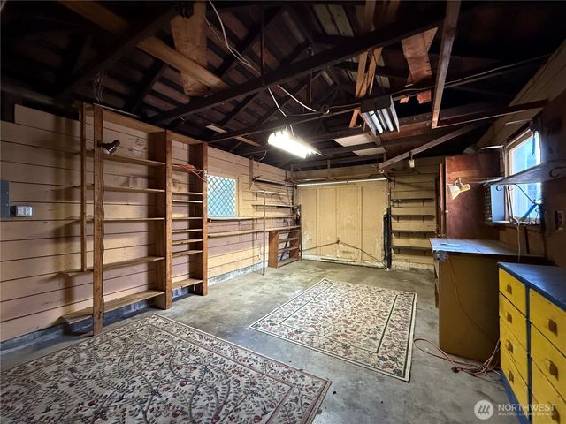 1014 NW 45th St, Vancouver, WA 98660