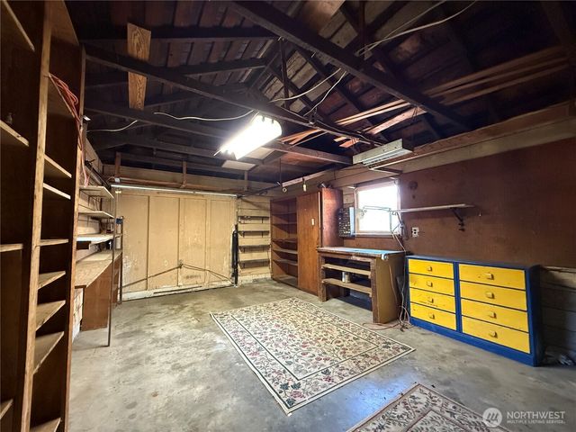 1014 NW 45th St, Vancouver, WA 98660