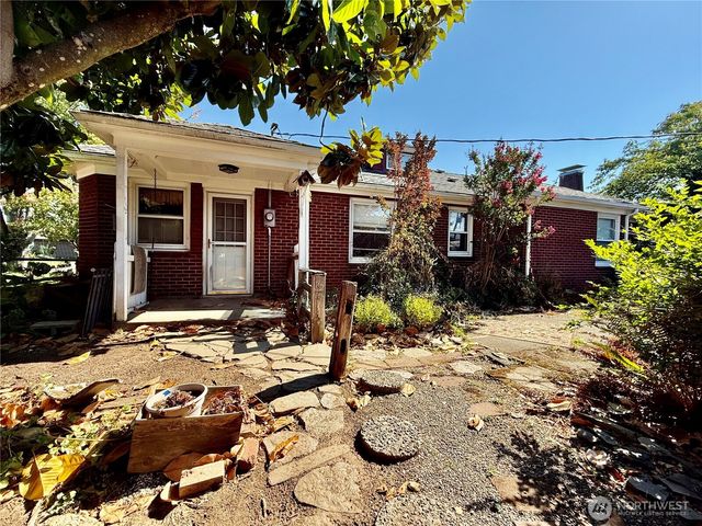 1014 NW 45th St, Vancouver, WA 98660