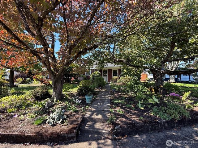 1014 NW 45th St, Vancouver, WA 98660