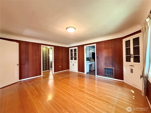 1014 NW 45th St, Vancouver, WA 98660