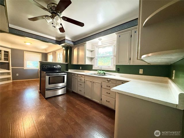 1014 NW 45th St, Vancouver, WA 98660