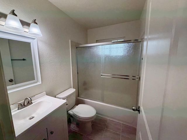 431 W Alamos, Clovis, CA 93612