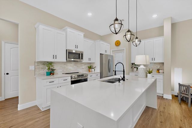 821 E 2nd Street, Weatherford, TX 76086