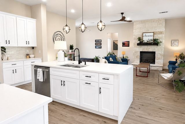 821 E 2nd Street, Weatherford, TX 76086