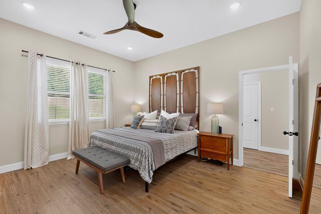 821 E 2nd Street, Weatherford, TX 76086