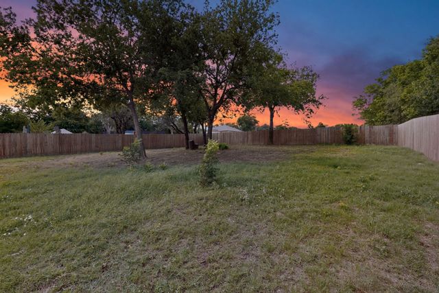 821 E 2nd Street, Weatherford, TX 76086