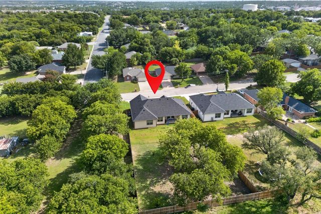 821 E 2nd Street, Weatherford, TX 76086