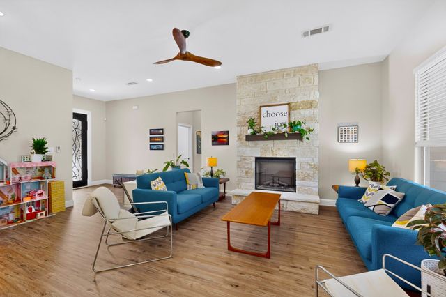 821 E 2nd Street, Weatherford, TX 76086