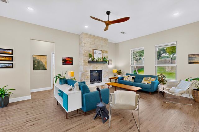 821 E 2nd Street, Weatherford, TX 76086