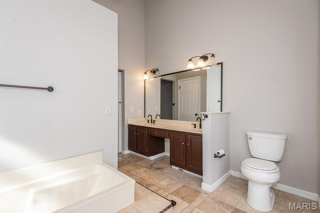 13023 Walnutway Manor, St Louis, MO 63146