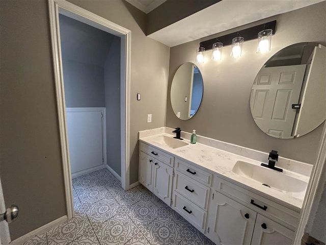 4001 Lake Street, Lake Charles, LA 70605