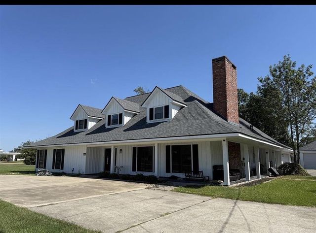 4001 Lake Street, Lake Charles, LA 70605