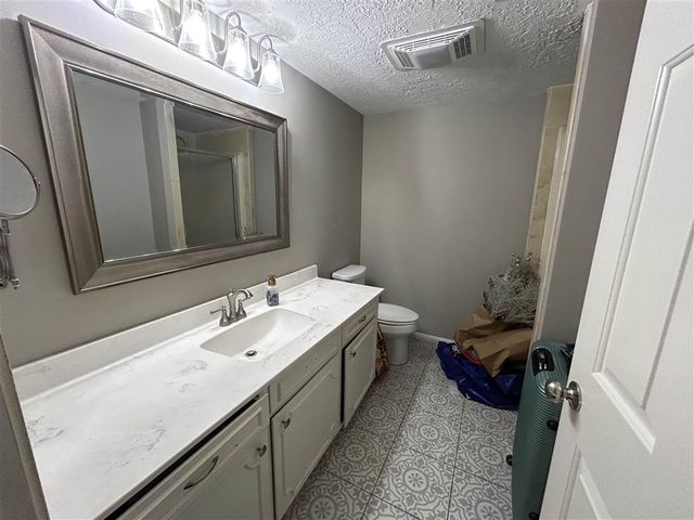 4001 Lake Street, Lake Charles, LA 70605