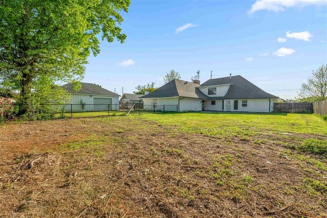 4001 Lake Street, Lake Charles, LA 70605