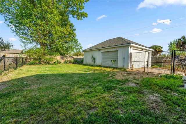 4001 Lake Street, Lake Charles, LA 70605