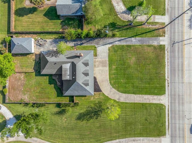 4001 Lake Street, Lake Charles, LA 70605