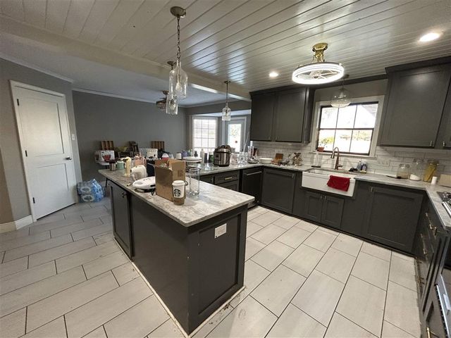 4001 Lake Street, Lake Charles, LA 70605