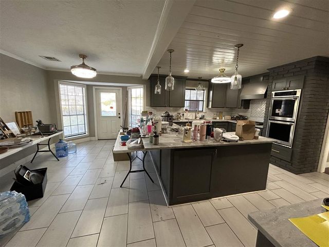 4001 Lake Street, Lake Charles, LA 70605