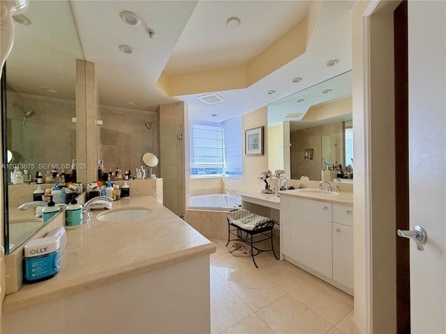 19400 Turnberry Way 731, Aventura, FL 33180