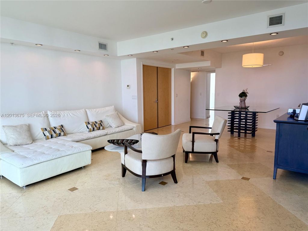19400 Turnberry Way 731, Aventura, FL 33180