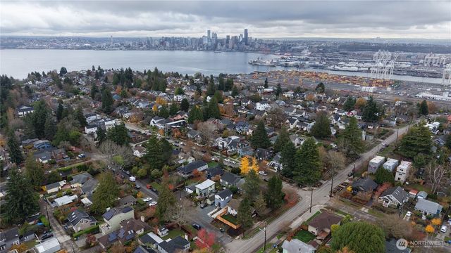 3054 Fairmount Ave SW, Seattle, WA 98116