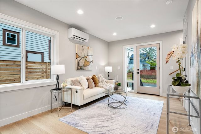 3054 Fairmount Ave SW, Seattle, WA 98116