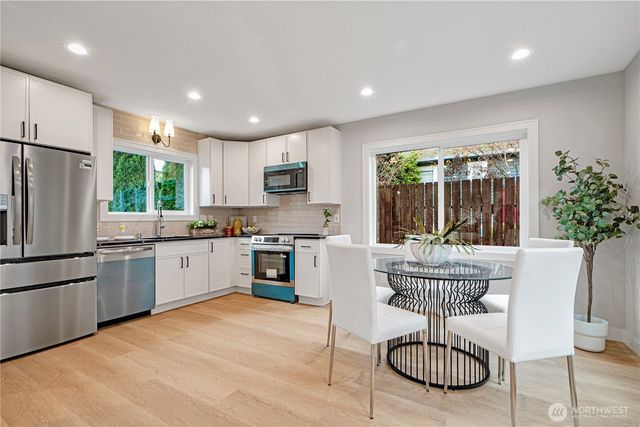 3054 Fairmount Ave SW, Seattle, WA 98116