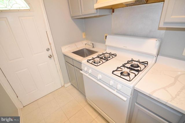 39 GALVESTON PL SW, Washington, DC 20032